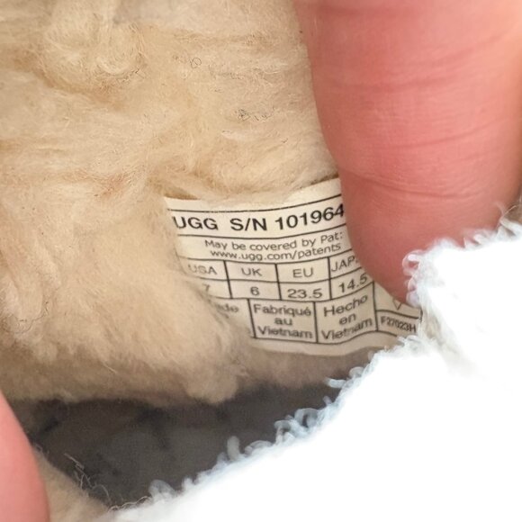 UGG Toddler's Classic Boot in Chestnut - Picture 9 of 10